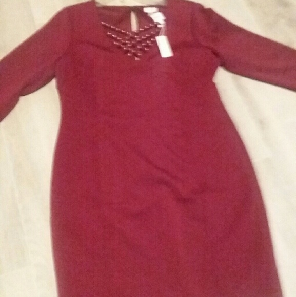 👗NWT👗Maroon body con criss cross front dress - Picture 3 of 7